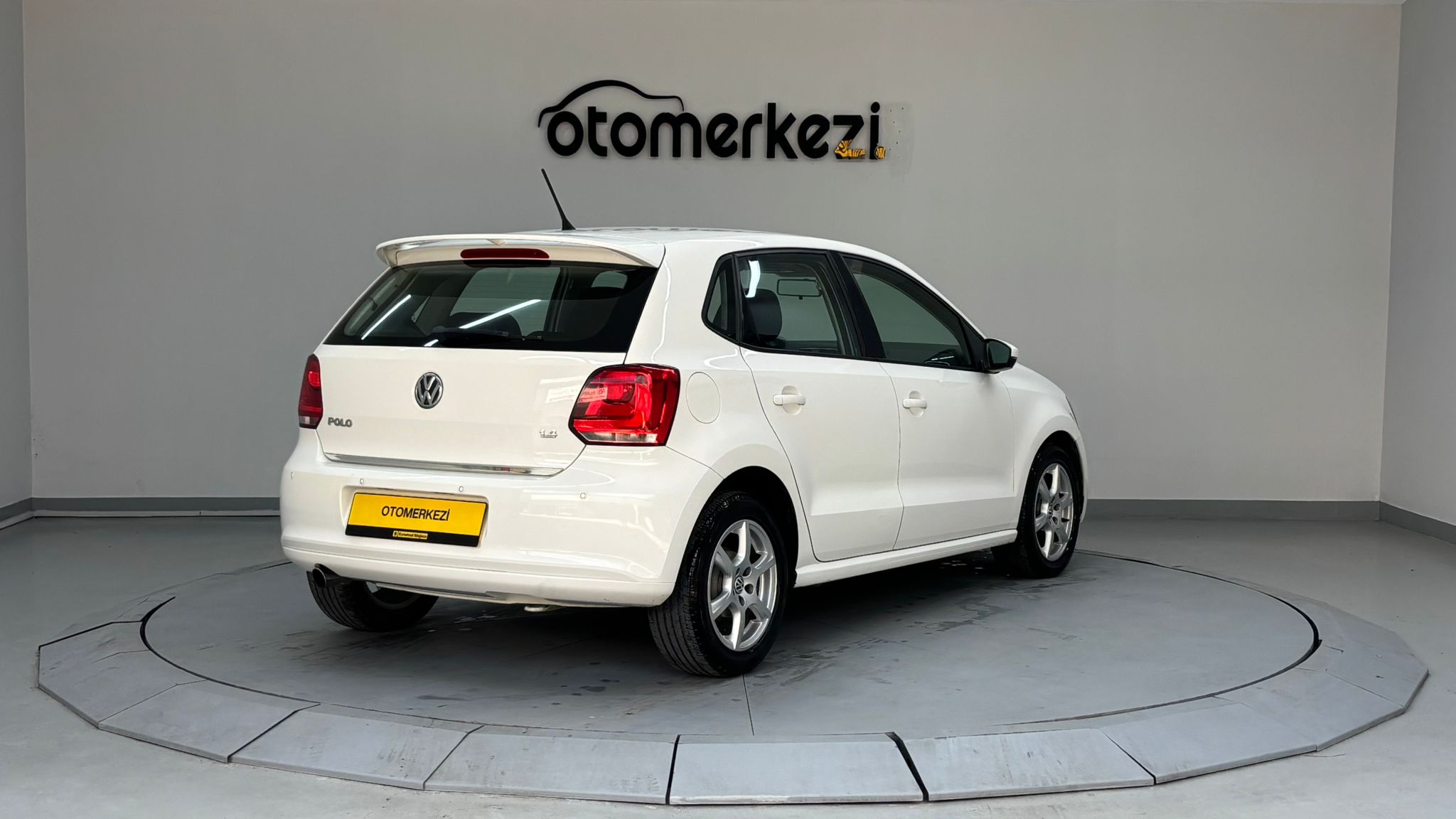 VOLKSWAGEN POLO 5